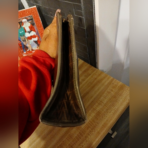 SOLD VALENTINO GUC Clutch - Picture 7 of 8